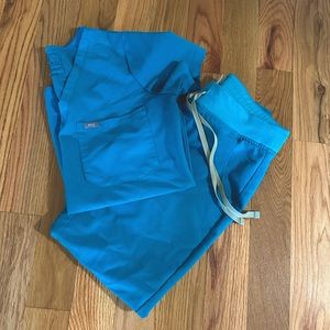 Teal Figs scrub set small